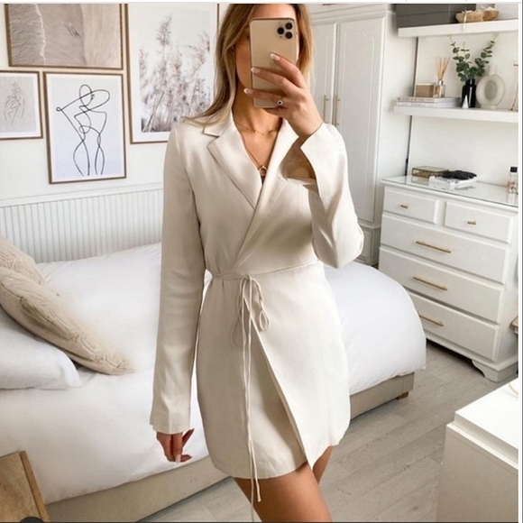 ZARA * CREAM SATIN EFFECT WRAP Blazer DRESS - Picture 8 of 15